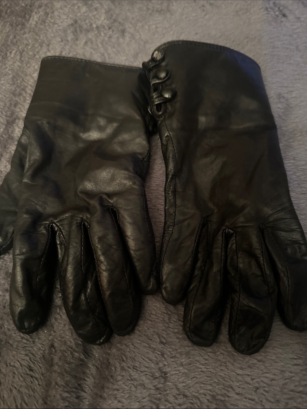 Bloomingdale’s Classic Black Leather Fur Lined Gloves